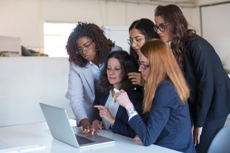 Brasil aparece na 32ª posição no ranking global de liderança feminina, revela estudo inédito do LinkedIn